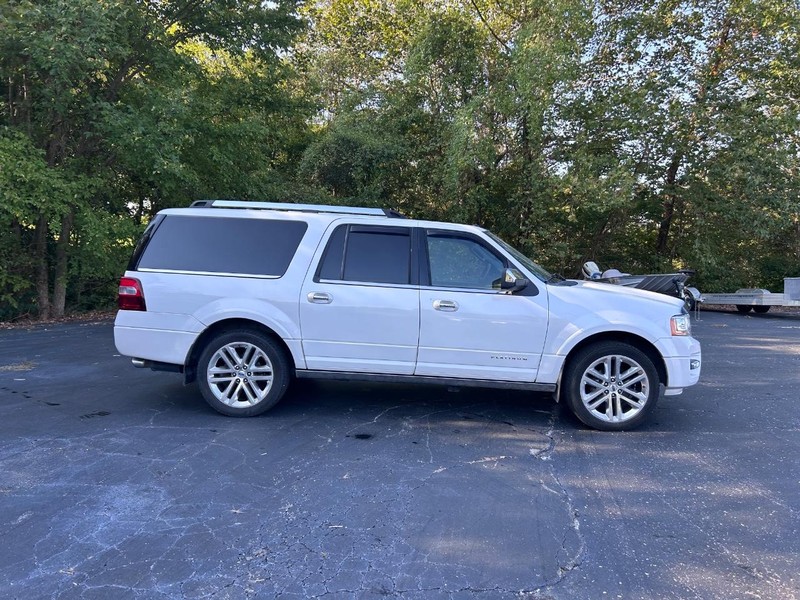 Ford Expedition EL Vehicle Image 02