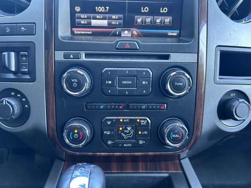 Ford Expedition EL Vehicle Image 18