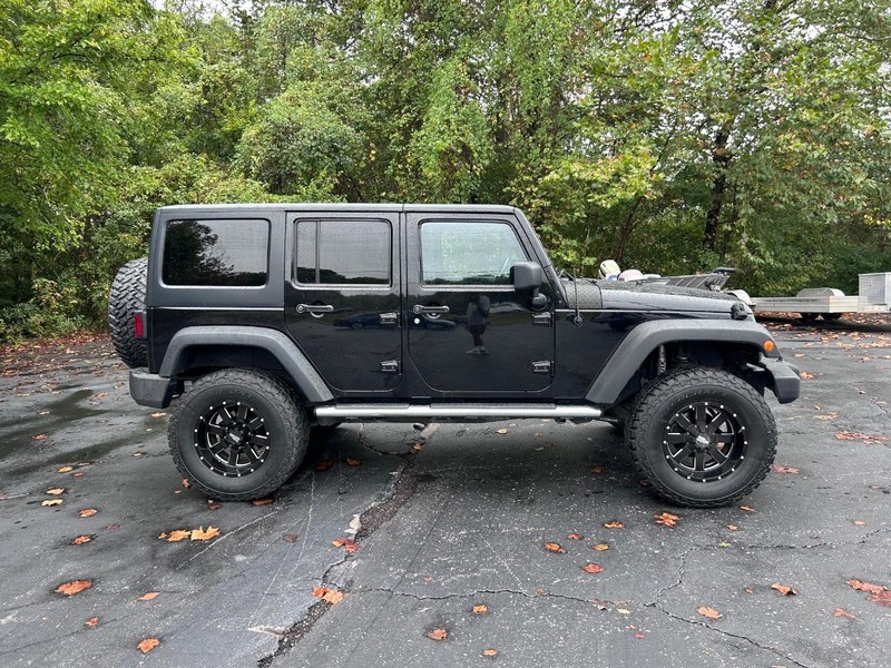 Jeep Wrangler Unlimited Vehicle Image 02