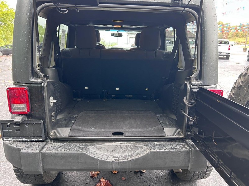 Jeep Wrangler Unlimited Vehicle Image 05