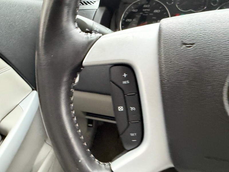 Chevrolet Equinox Vehicle Image 10