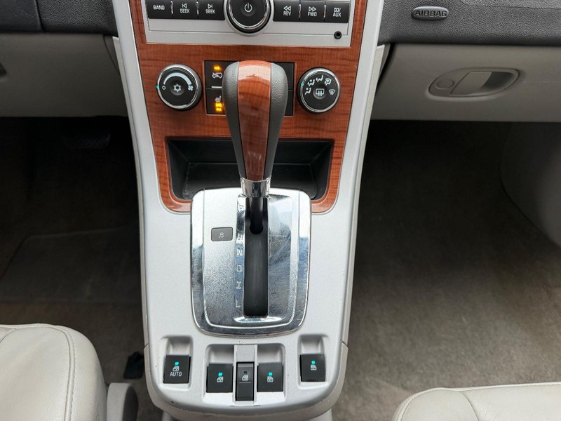 Chevrolet Equinox Vehicle Image 14