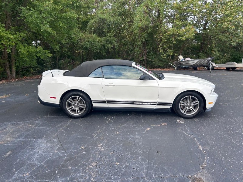 Ford Mustang Vehicle Image 02