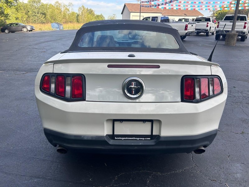 Ford Mustang Vehicle Image 04
