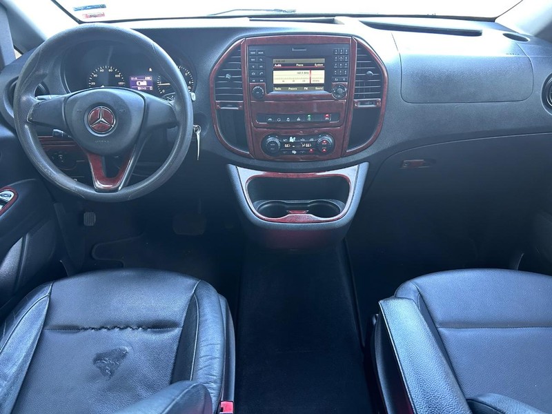 Mercedes-Benz Metris Passenger Van Vehicle Image 09