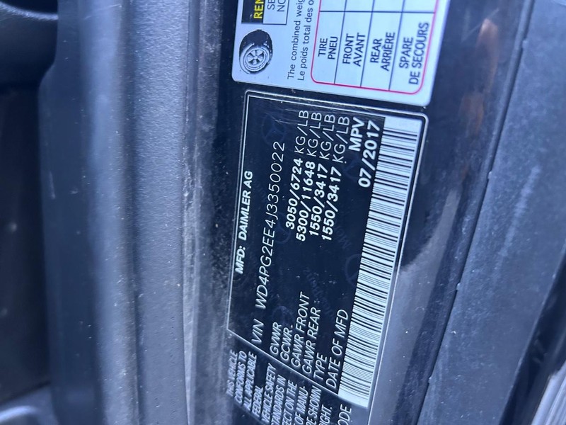 Mercedes-Benz Metris Passenger Van Vehicle Image 19