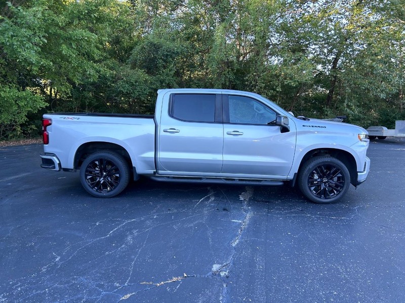 Chevrolet Silverado 1500 Vehicle Image 02