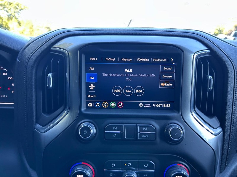 Chevrolet Silverado 1500 Vehicle Image 12