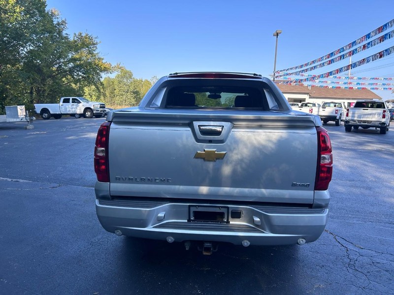 Chevrolet Avalanche Vehicle Image 04