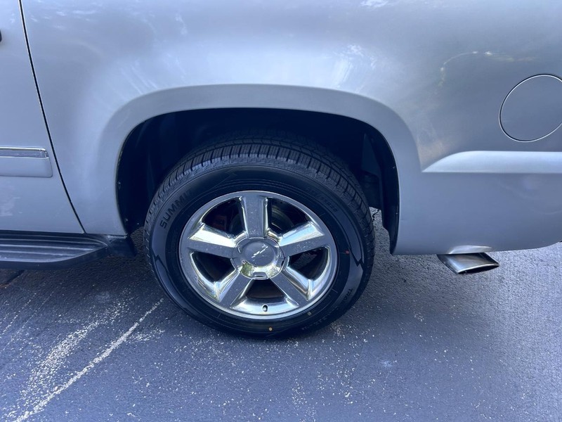 Chevrolet Avalanche Vehicle Image 06