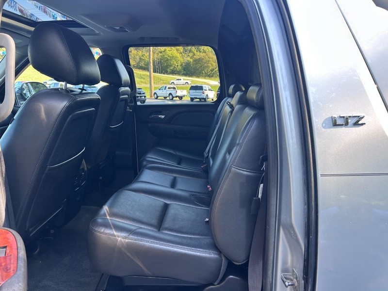 Chevrolet Avalanche Vehicle Image 07