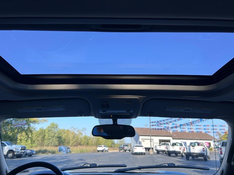 Chevrolet Avalanche Vehicle Image 09