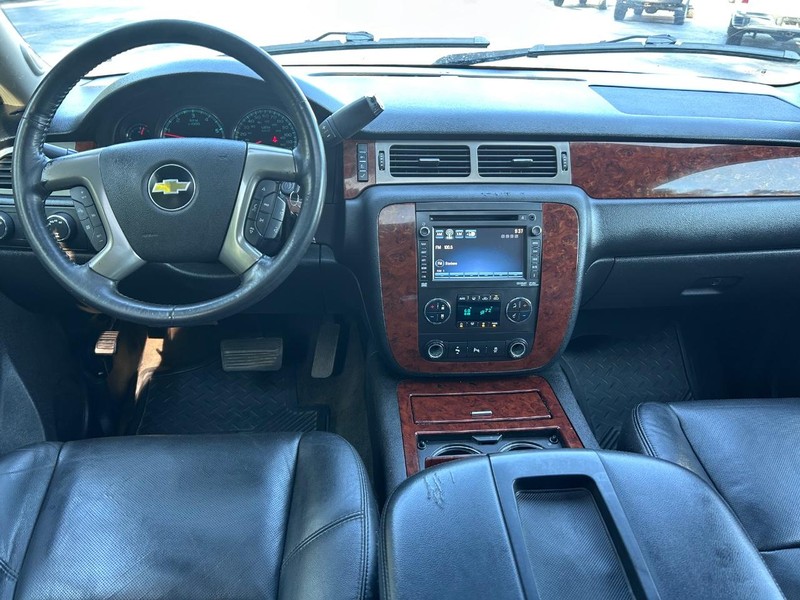 Chevrolet Avalanche Vehicle Image 10