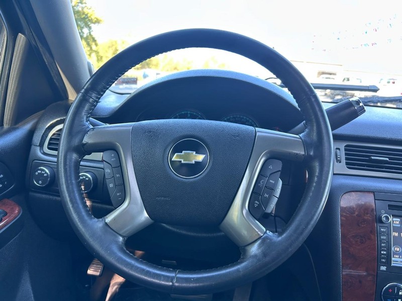 Chevrolet Avalanche Vehicle Image 11
