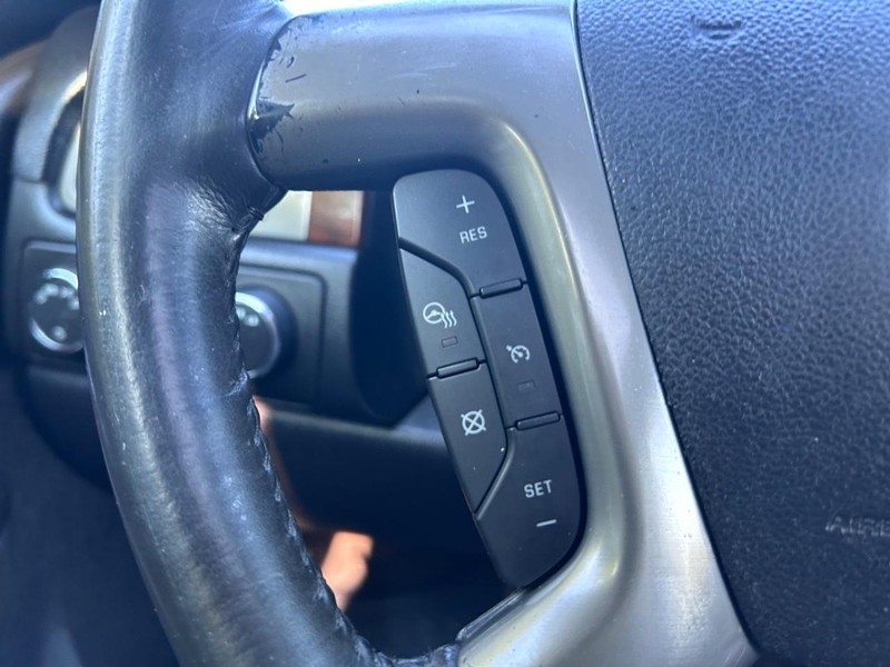 Chevrolet Avalanche Vehicle Image 12
