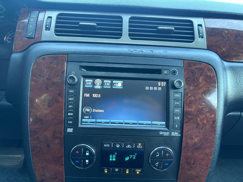 Chevrolet Avalanche Vehicle Image 14