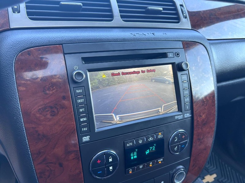 Chevrolet Avalanche Vehicle Image 21