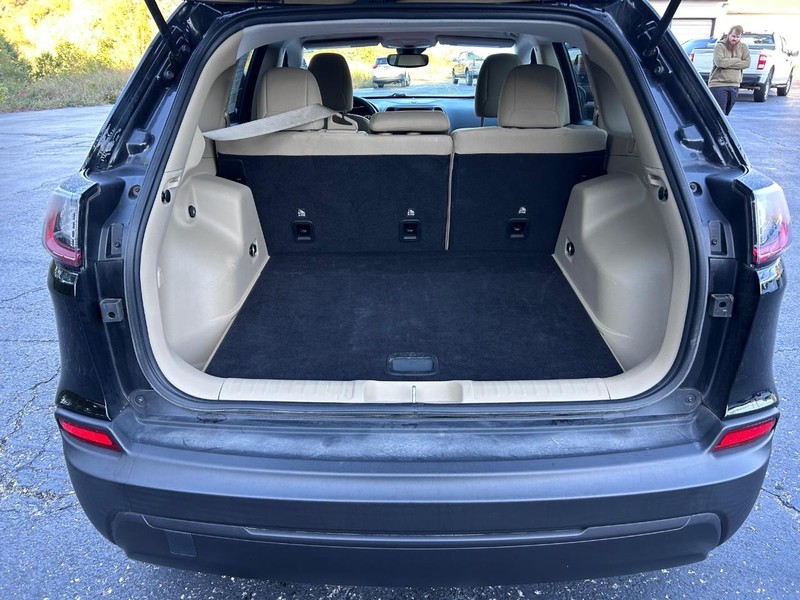 Jeep Cherokee Vehicle Image 05