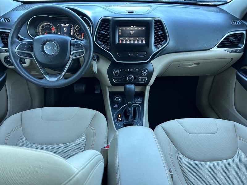 Jeep Cherokee Vehicle Image 08