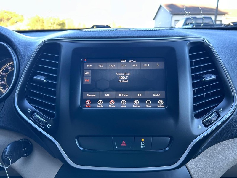 Jeep Cherokee Vehicle Image 12