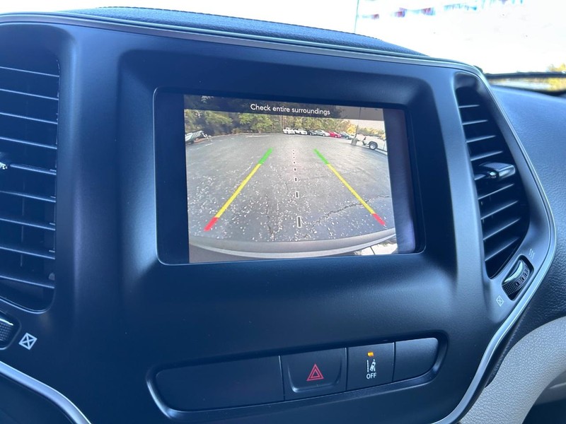 Jeep Cherokee Vehicle Image 19