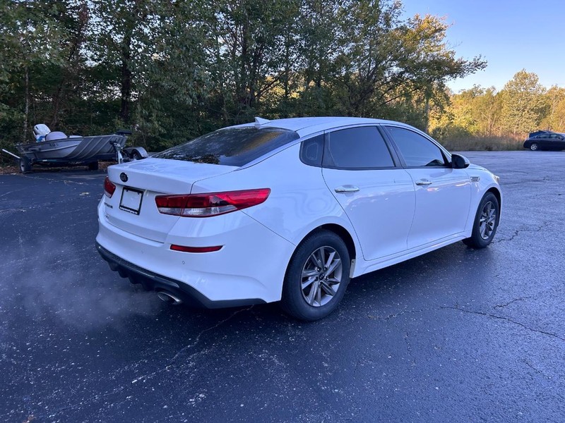 Kia Optima Vehicle Image 03