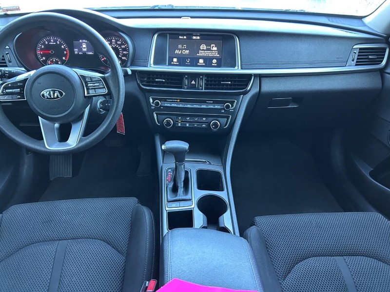 Kia Optima Vehicle Image 08