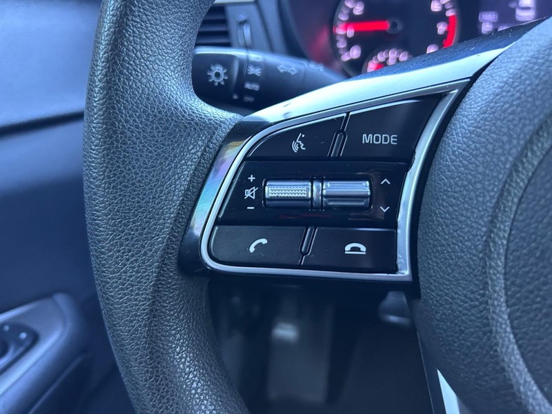 Kia Optima Vehicle Image 10