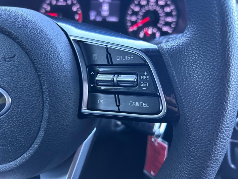 Kia Optima Vehicle Image 11
