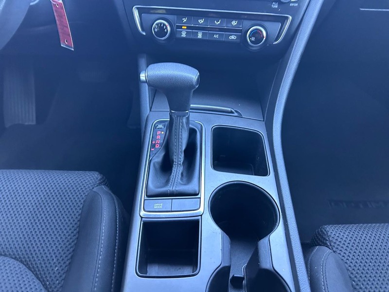 Kia Optima Vehicle Image 14