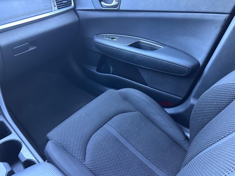 Kia Optima Vehicle Image 15