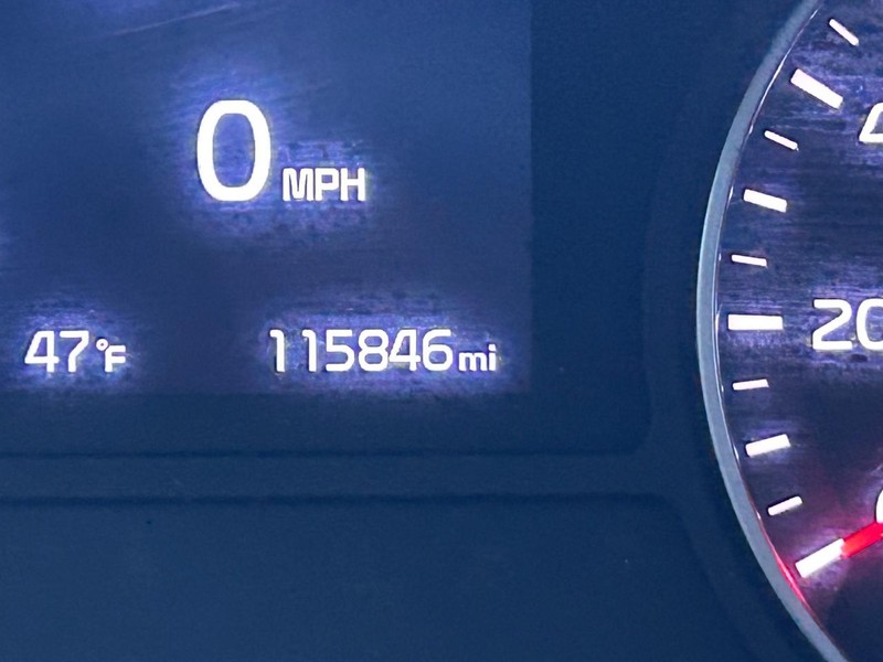 Kia Optima Vehicle Image 18