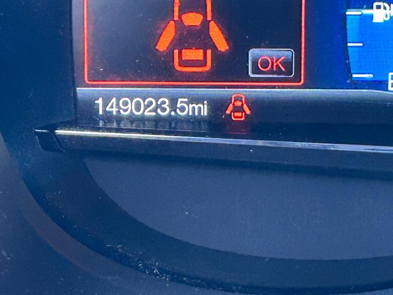 Ford Explorer Vehicle Image 21