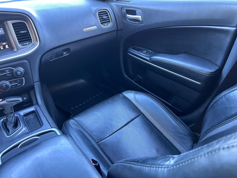 Dodge Charger Vehicle Image 16