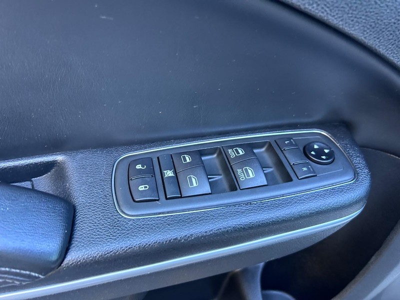 Dodge Charger Vehicle Image 17