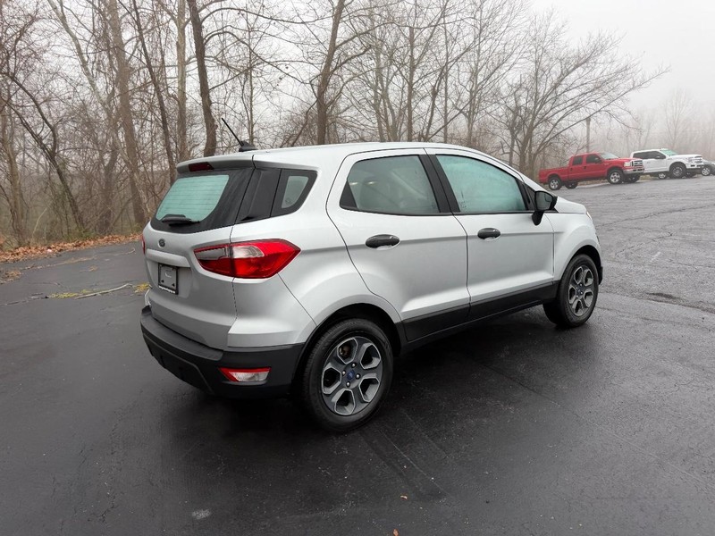 Ford EcoSport Vehicle Full-screen Gallery Image 03