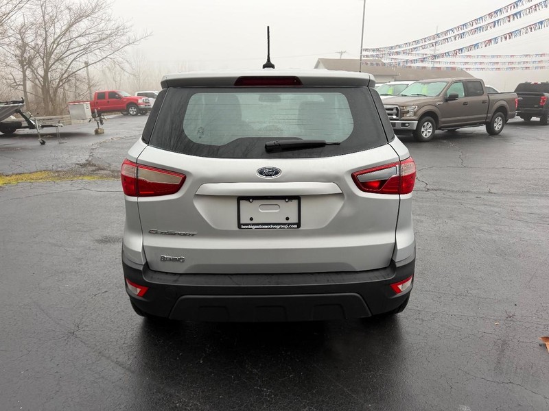 Ford EcoSport Vehicle Full-screen Gallery Image 04