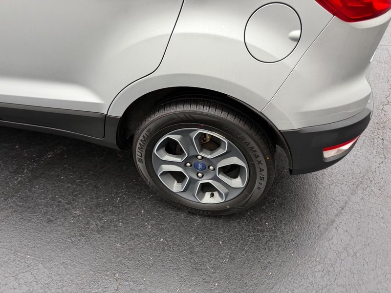 Ford EcoSport Vehicle Full-screen Gallery Image 06