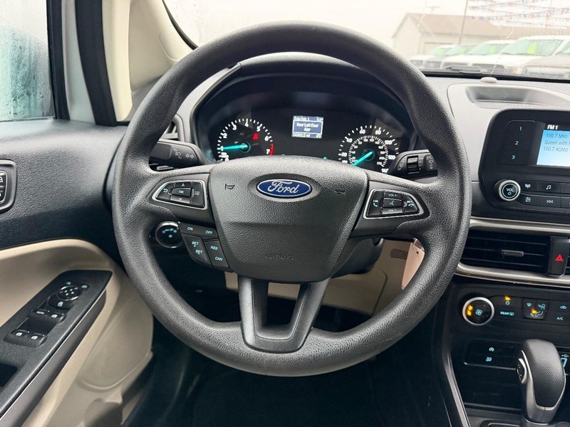 Ford EcoSport Vehicle Full-screen Gallery Image 09