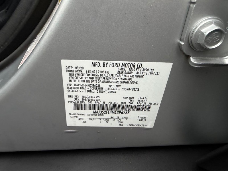 Ford EcoSport Vehicle Full-screen Gallery Image 20