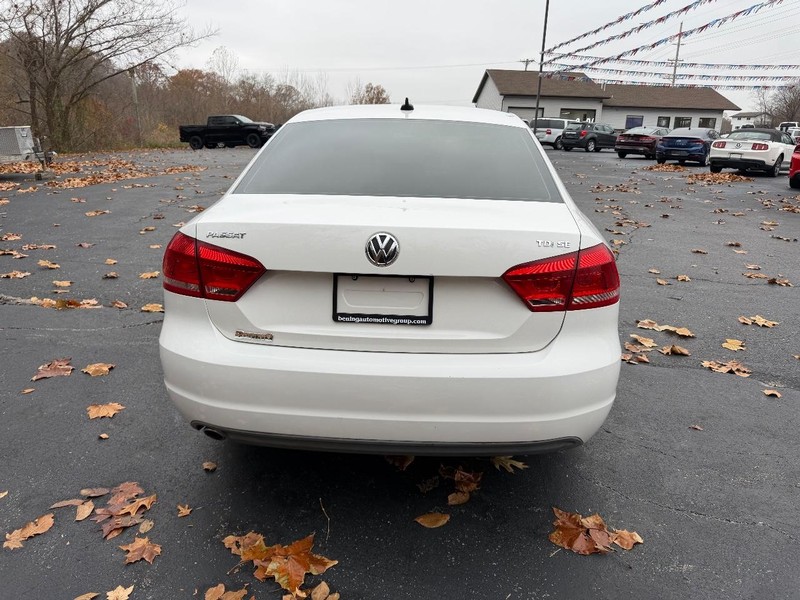 Volkswagen Passat Vehicle Image 04