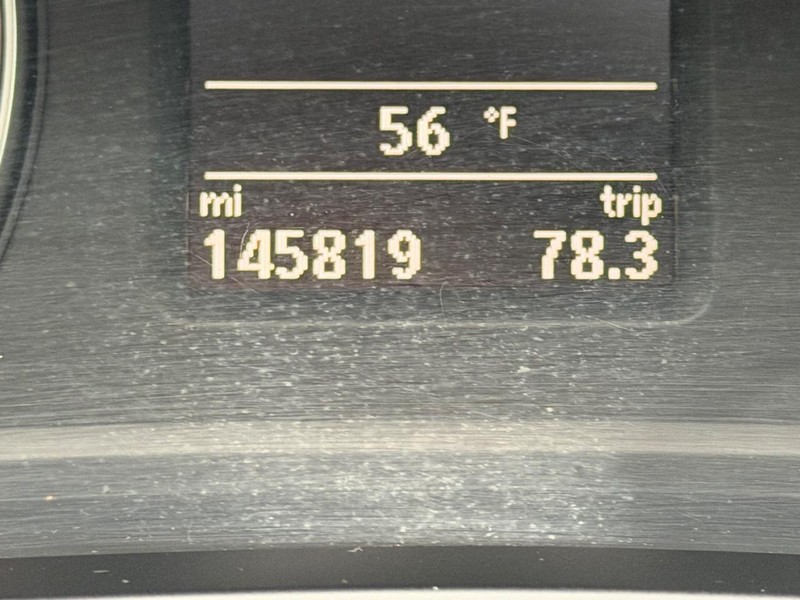 Volkswagen Passat Vehicle Image 19