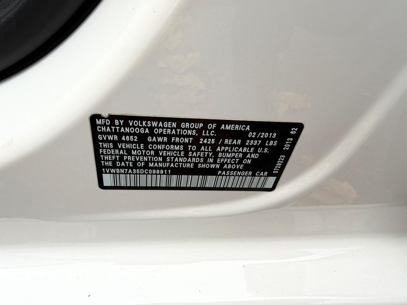 Volkswagen Passat Vehicle Image 20