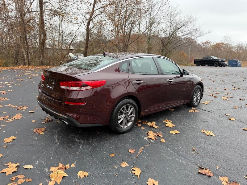Kia Optima Vehicle Image 03