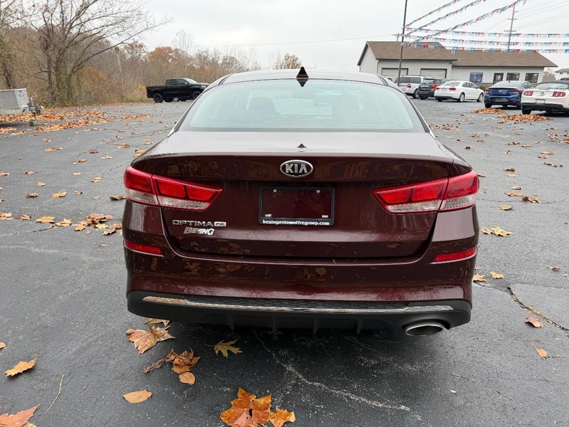 Kia Optima Vehicle Image 04