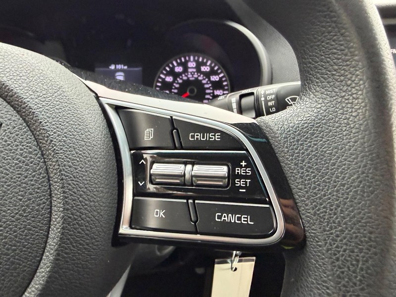 Kia Optima Vehicle Image 11