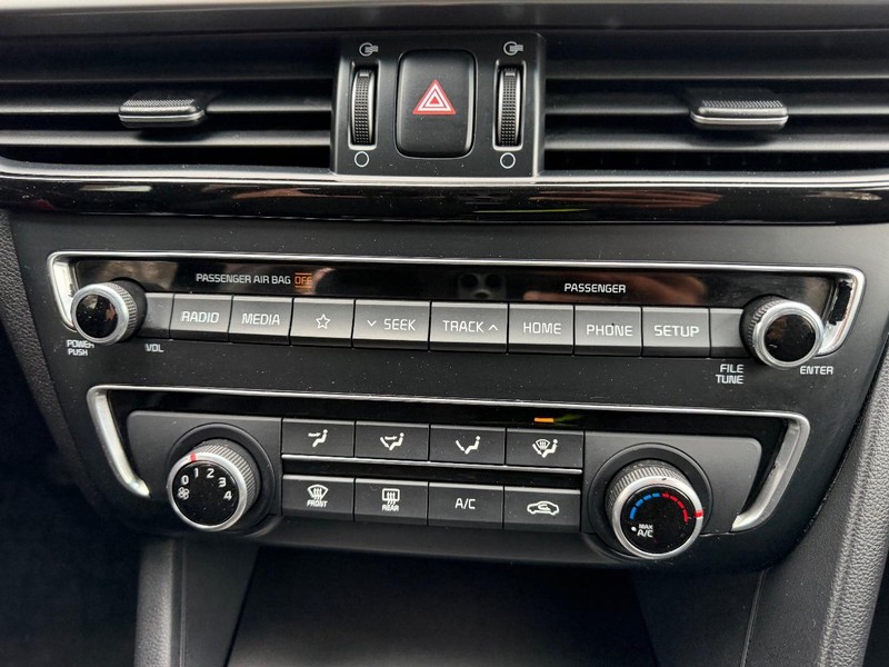 Kia Optima Vehicle Image 13