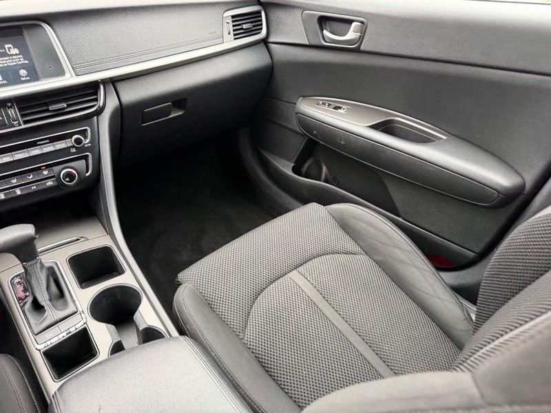 Kia Optima Vehicle Image 15