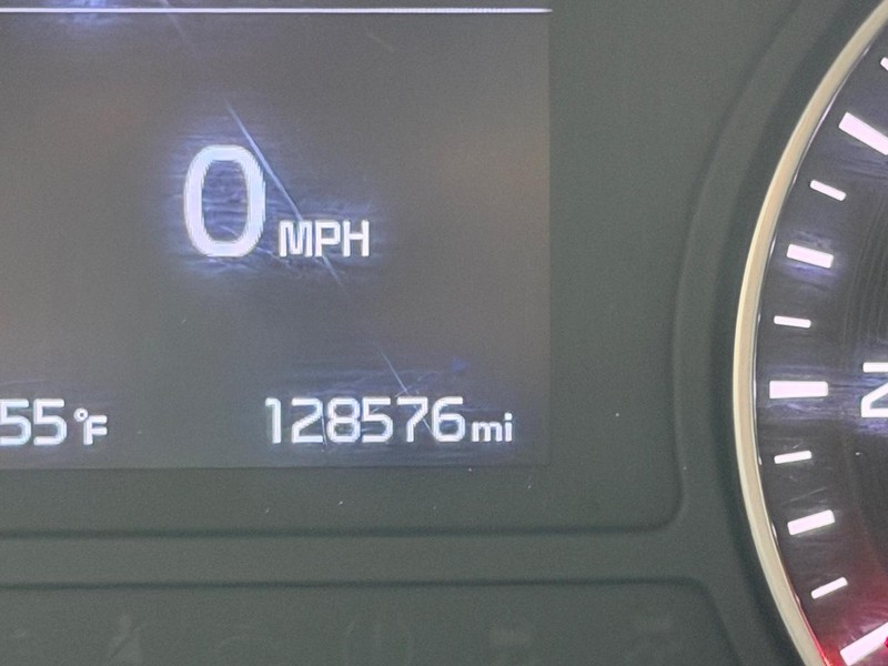 Kia Optima Vehicle Image 18