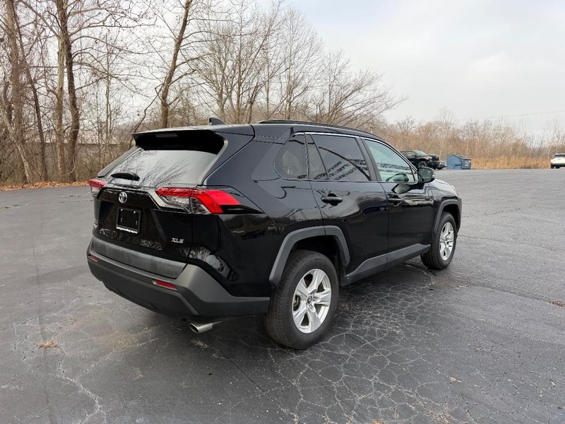 Toyota RAV4 Vehicle Image 03